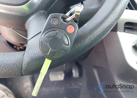 2014 Ford Focus Se z USA, uszkodzony, nr VIN 1FADP3F21EL346920